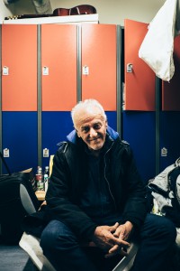 Weil er Krebskrank ist hat wer ein Zimmer zugewiesen bekommen. In Wirklichkeit ist es ein Umkleideraum mit gerade einmal fünf Quadratmetern - aber dennoch: In der Fun-Halle müssen sich ganze Familien mit weniger zurechtfinden.